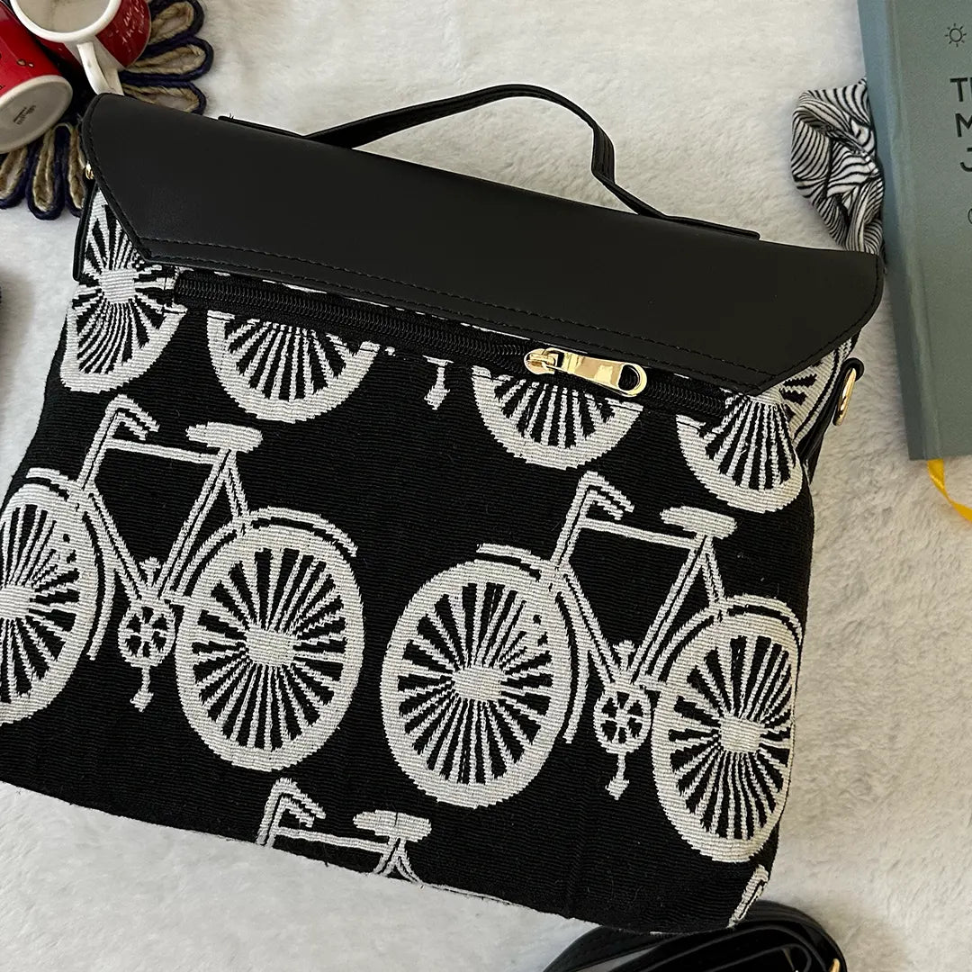 Cycle Noir Handbag
