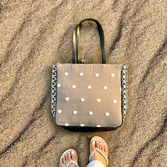Embroidery Tote Bag - Beige